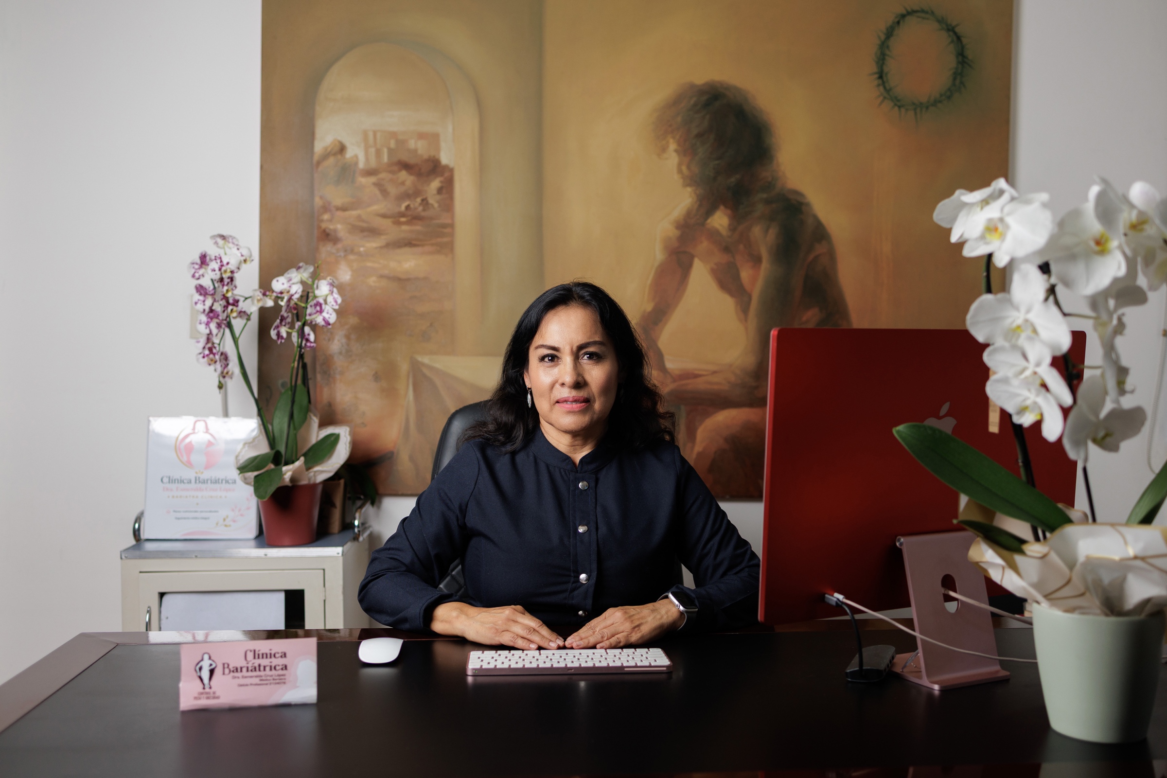 Dra. Esmeralda Cruz López en su consultorio.