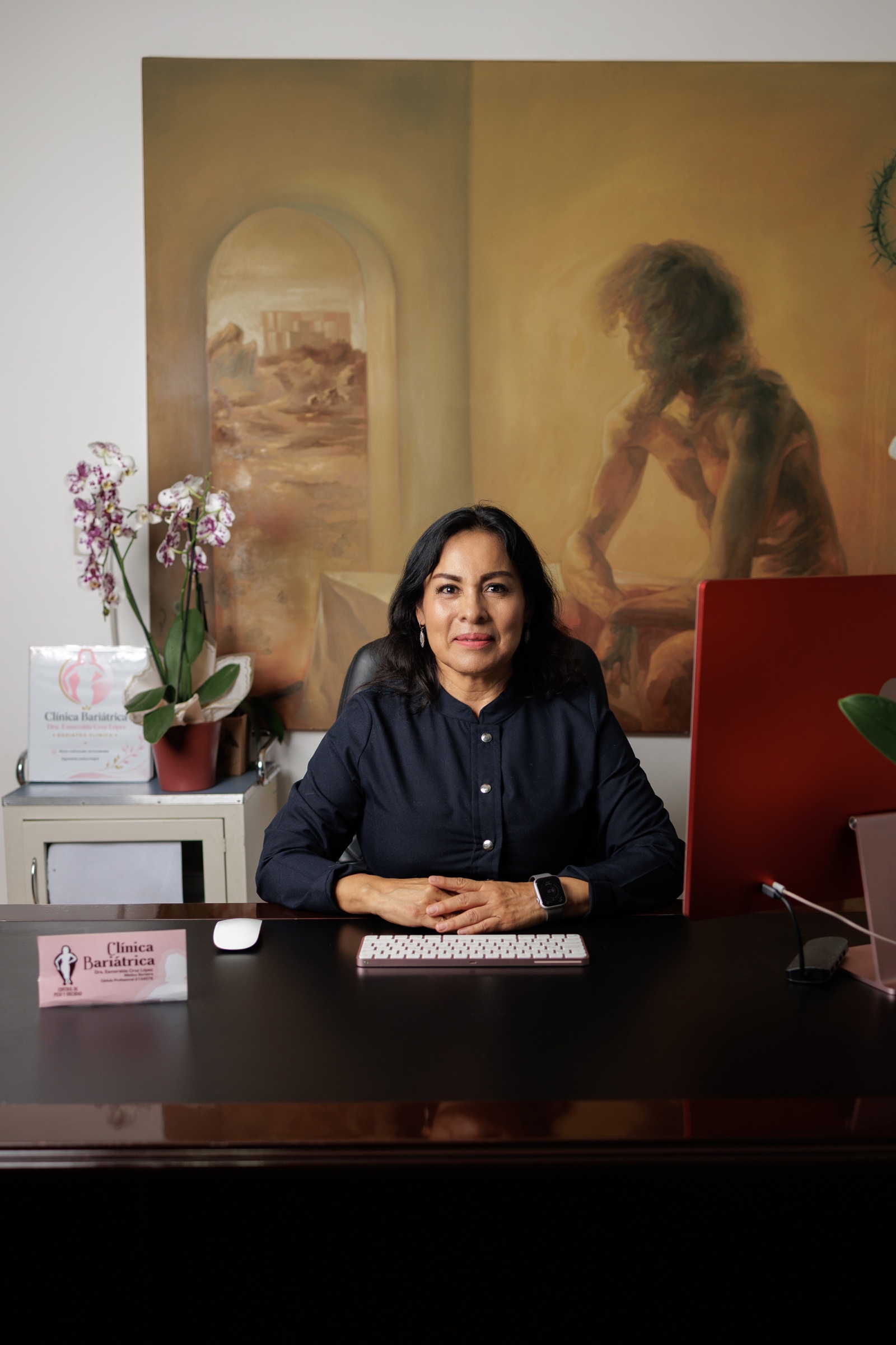 Dra. Esmeralda Cruz López en su consultorio.